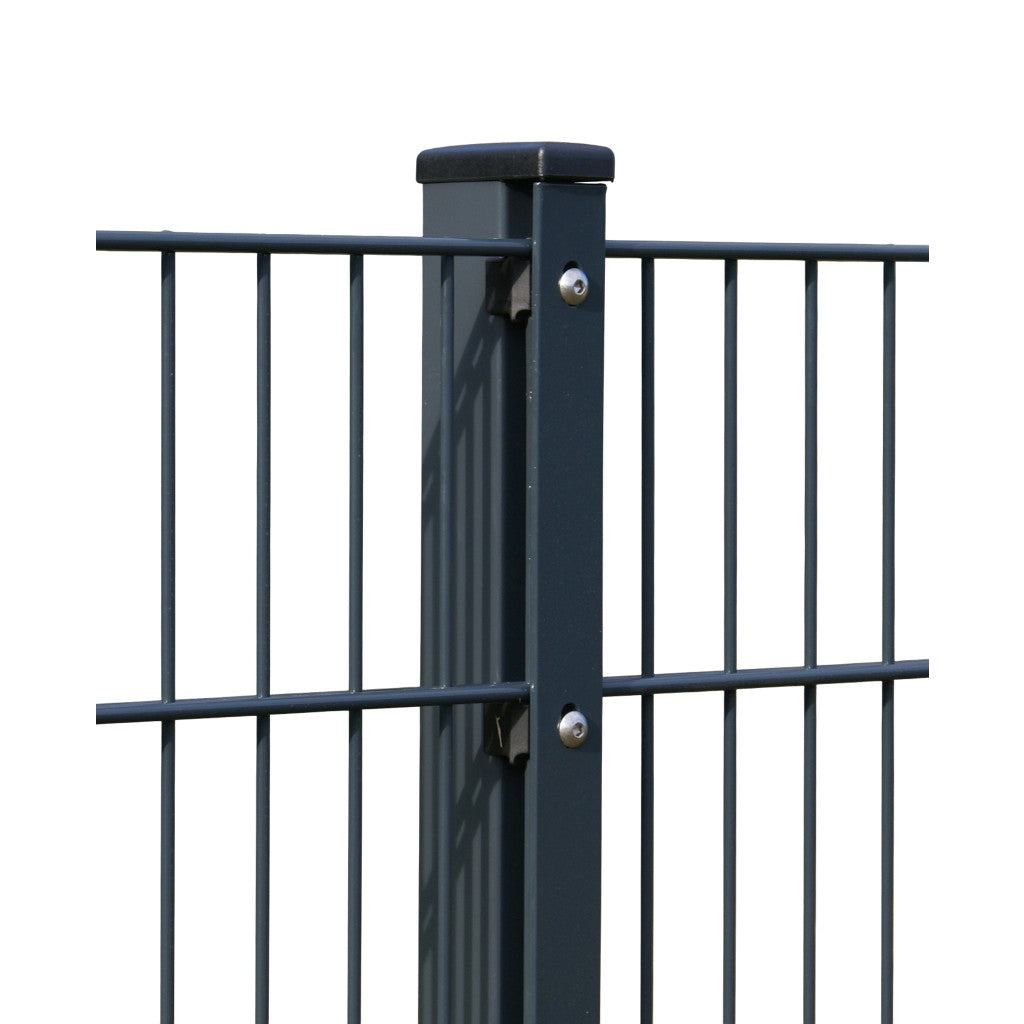 Doppelstabmattenzaun mit Abdeckleiste und Kappe mit Überstand